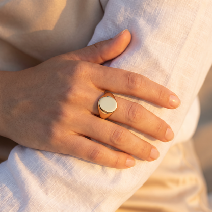 Signet Ring lifestyle